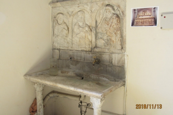 antico-lavabo-in-sacrestia-fileminimizer4FF5CD0C-B3CF-0C93-83CF-0E792E7E2007.jpg