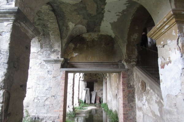 di-lato-al-cortile35E1416A-341B-E683-937B-8A25BCB8B692.jpg