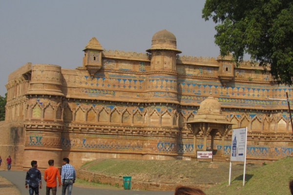 gwalior-il-forte-fileminimizerDA1CABBA-6376-42AE-D588-8154BB15FD20.jpg