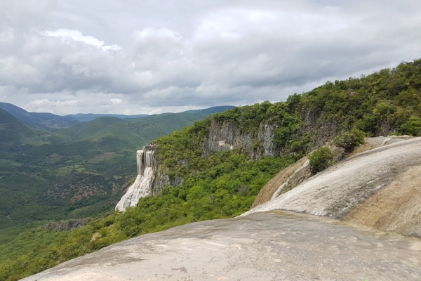 hierve-el-agua-cascata-pietrificata-fileminimizerC3F53C93-57E3-C153-D9CF-066649D30A41.jpg
