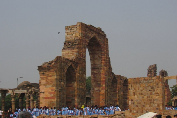 minareto-qutub-minar-delhi-fileminimizer971ED247-585A-79DD-DBE1-1616C9BA782D.jpg