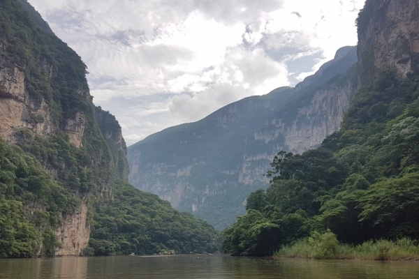 sumidero-canyon20170805-095243-fileminimizer0DF85601-353D-B6F4-C71D-CFC6CD071EF1.jpg
